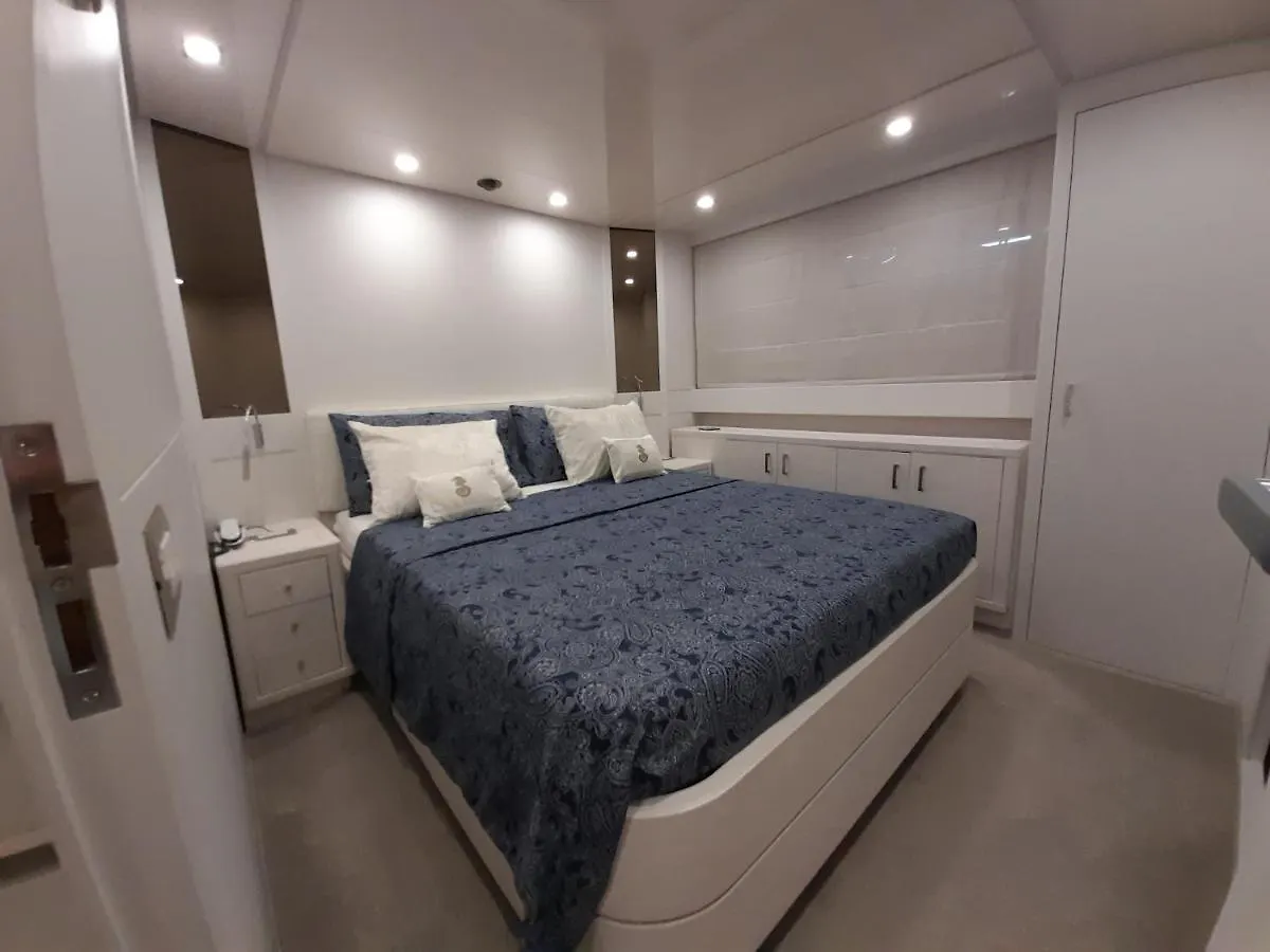 Luxury Yacht Portosole Hotel San Remo Olaszország